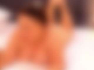 Live cam show with Alessia - Public MILF on SinfulBabes
