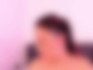 Alessia MILF webcam performer live streaming