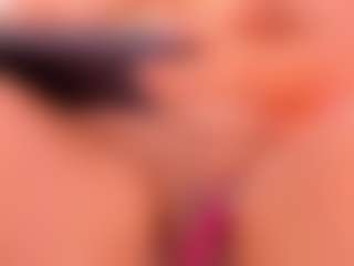 Live cam show with Alessia - Mature on liverealitysex.com
