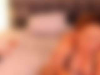 Live cam show with Alessia - Public MILF on Streamer API
