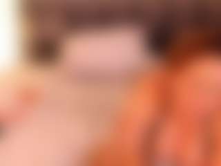 Live cam show with Alessia - Public Mature on StripNow