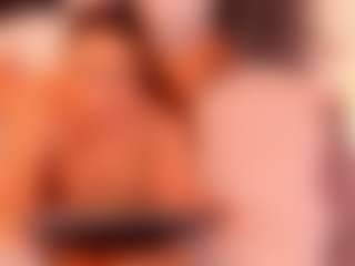 Live cam show with Alessia - Middle Aged on SmokeAndPoke