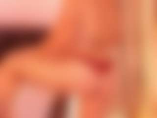Live cam show with Alessia - Blonde Hair MILF on Camsoda