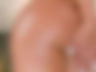 Live cam show with SweetMeggan - Lovense on studioflirtlive.com