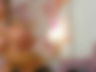 Live cam show with SweetMeggan - Pornstar Skinny on Uber Horny