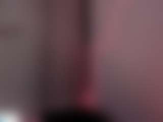 Live cam show with Saraa-fox - Athletic on Livezox