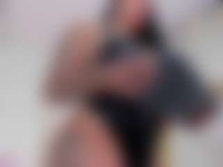 MiaShichell's Live Sex Cam Show