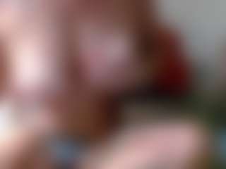 Live-Cam-Show mit LindaBr75 - Granny MILF auf Camsoda