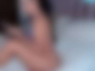 Live cam show with kendallrose - Suck on Camsoda