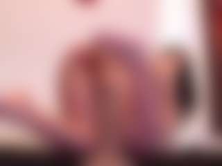 Live cam show with April-bowie - Ass Clapping on Camming Site