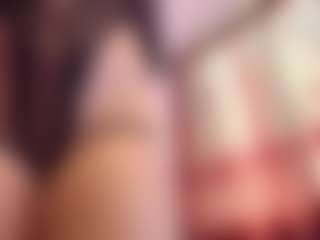 Live cam show with April-bowie - Fingering MILF on alttransgirls