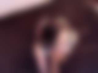 Live cam show with April-bowie - Small Tits Brown Hair on live18s.com