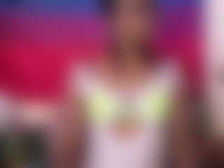 Live cam show with MissHunnieBunnie - Slimthick on livesuperchat.net