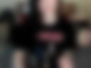 Live cam show with Malaikka - Suck on crypto-cams
