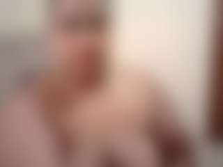 Live cam show with abrilhotty - Thong on Livezox