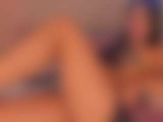 Live cam show with Kayla Rossi - Bbc on StripNow
