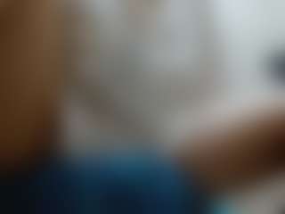 Live cam show with LizethBels - Middle Aged on SxyPornLive
