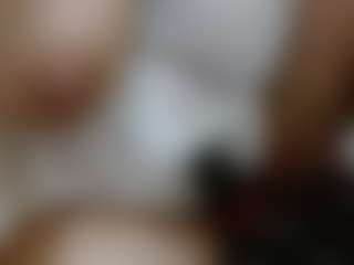 Live cam show with LizethBels - Office on camgirlchat.live