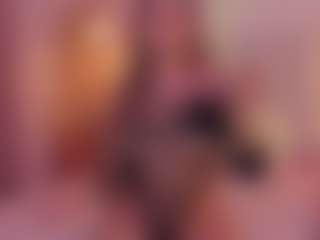 CrystalW's Live Sex Cam Show