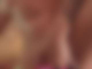 CrystalW's Live Sex Cam Show