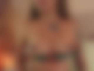 CrystalW's Live Sex Cam Show