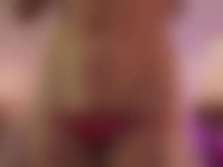 Live cam show with CrystalW - Petite on Camsoda Late Night