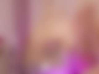 Live cam show with CrystalW - College on AdultVida.com