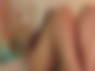 Live cam show with CrystalW - Athletic Public on CamClone
