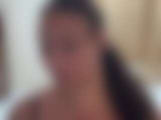 Live cam show with KreamKakez - Gamer Ebony on CamClone