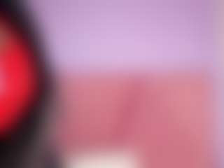 Live cam show with LILISANTOS - Granny on CamwithHer