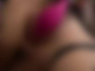 Live cam show with Katesdesire - Bedroom on Camsoda