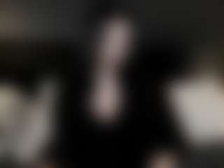 Live-sekscamshow van Adelinee Night Girl