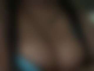 TIA TEMPTRESS's Live Sex Cam Show
