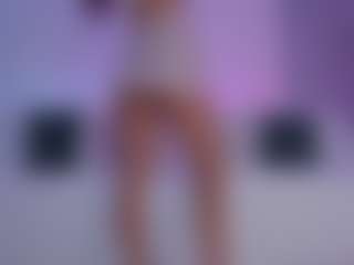 Live cam show with LilyRoselyn - Hot on Camsoda