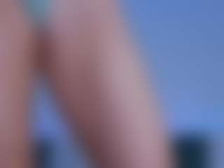 Live cam show with LilyRoselyn - Longlegs on SinfulBabes
