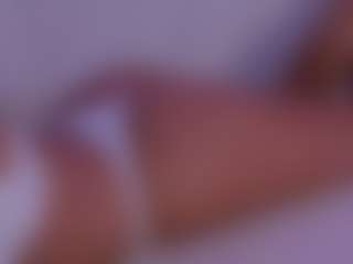 Live cam show with LilyRoselyn - Longlegs on SpunkLive