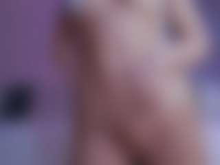 Live cam show with LilyRoselyn - Longlegs on Camsoda