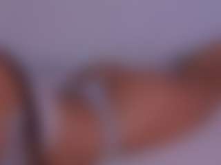 Live cam show with LilyRoselyn - Longlegs on TottyGirls