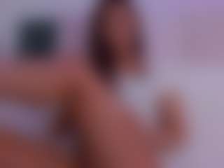 Live cam show with LilyRoselyn - Longlegs on EXY
