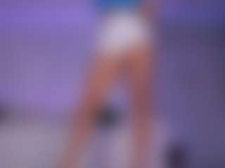 Live cam show with LilyRoselyn - Longlegs on wildcum.com