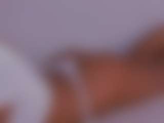 Live cam show with LilyRoselyn - Camel Toe on Dolls Live