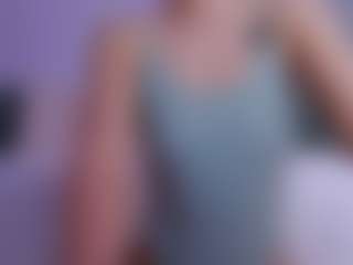 Live cam show with LilyRoselyn - Longlegs on Camsoda