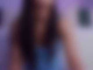 Live cam show with LilyRoselyn - Glasses on AdultVida.com