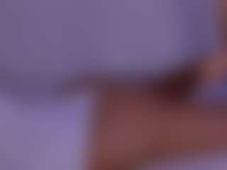 Live cam show with LilyRoselyn - Longlegs on TottyGirls