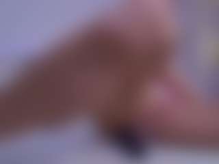 Live cam show with LilyRoselyn - Longlegs on liverealitysex.com