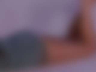 Live cam show with LilyRoselyn - Pantyhose on Dolls Live