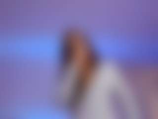 Live cam show with LilyRoselyn - Glasses on AdultVida.com