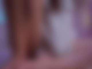 Live cam show with LilyRoselyn - Longlegs on livesexfox.com