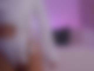 Live cam show with LilyRoselyn - Longlegs on Camsoda