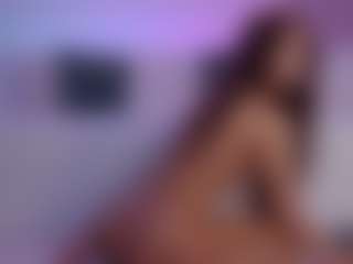 Live cam show with LilyRoselyn - Flashing on Milfs Live